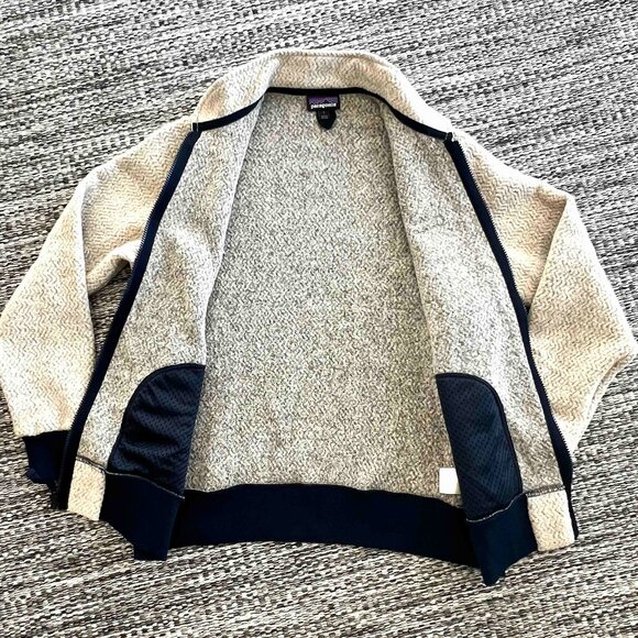 *RARE* Patagonia Women's Woolyester Fleece, Size L, $120 Excellent condition! - Picture 4 of 4